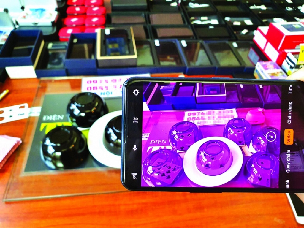 Cố tình "delay" hoặc mất kết nối khi người chơi thắng lớn